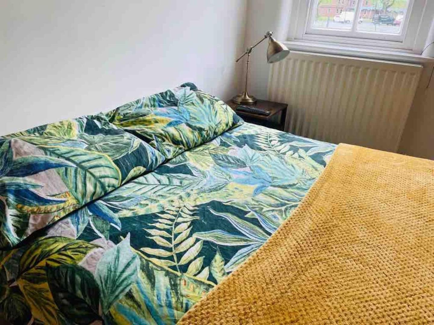 2 Bed Self Contained Apartment Рексъм Екстериор снимка